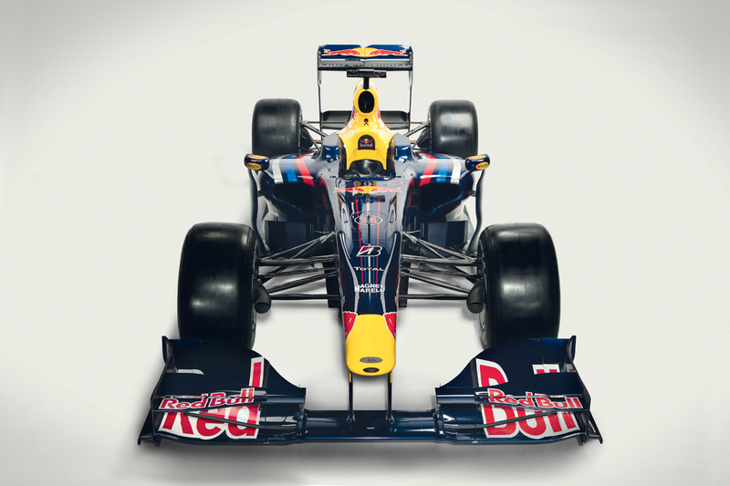 Illustration for article titled Red Bull Racing 2009 RB5 F1 Car Debuts At Circuito De Jerez, Gets Wings